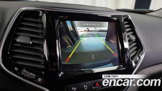 Jeep Cherokee (KL) 2.4 Limited AWD 2022 — фото 15