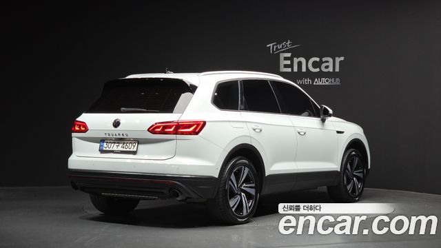 Volkswagen Touareg (III) 3.0 TDI Premium 2022 — фото 2