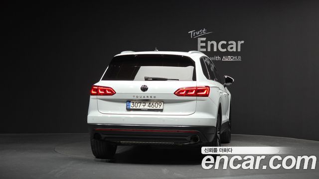 Volkswagen Touareg (III) 3.0 TDI Premium 2022 — фото 4