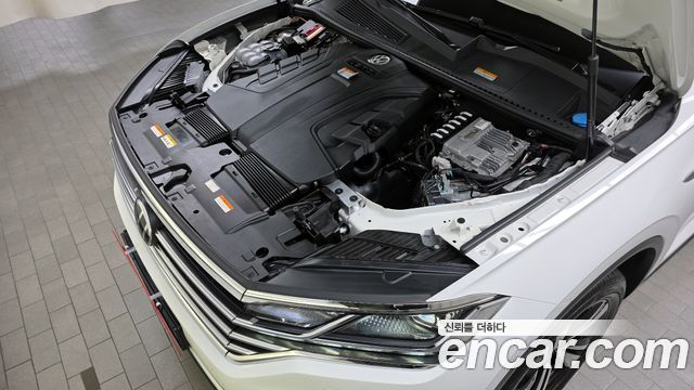 Volkswagen Touareg (III) 3.0 TDI Premium 2022 — фото 6