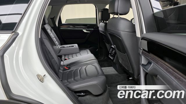 Volkswagen Touareg (III) 3.0 TDI Premium 2022 — фото 12