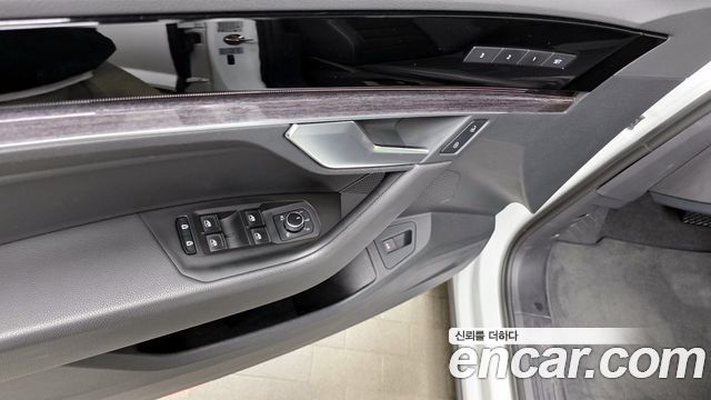 Volkswagen Touareg (III) 3.0 TDI Premium 2022 — фото 19