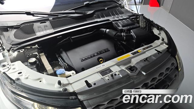 Land Rover Range Rover Evoque 2.2 SD4 Prestige 2014 — фото 6