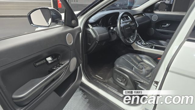 Land Rover Range Rover Evoque 2.2 SD4 Prestige 2014 — фото 11