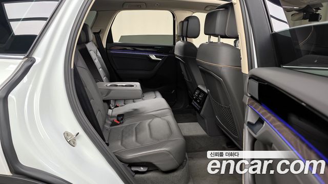 Volkswagen Touareg (III) 3.0 TDI Prestige 2022 — фото 12
