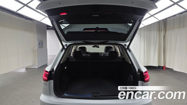 Volkswagen Touareg (III) 3.0 TDI Prestige 2022 — фото 20
