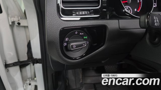 Volkswagen Golf (VII) 2.0 TDI 2015 — фото 19