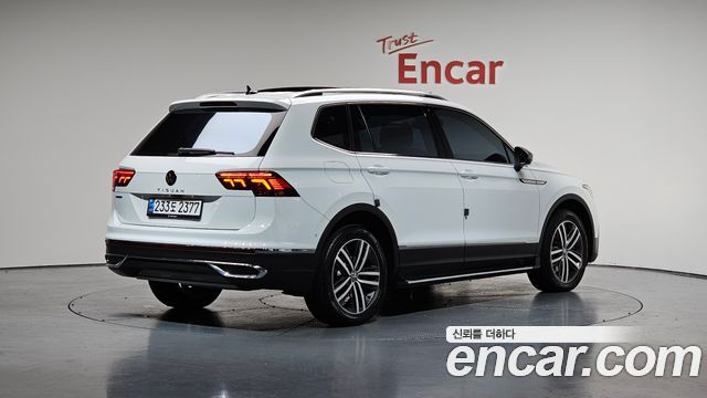Volkswagen Tiguan Allspace 2.0 TSI Prestige 2022 — фото 2