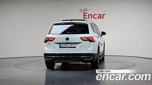 Volkswagen Tiguan Allspace 2.0 TSI Prestige 2022 — фото 4