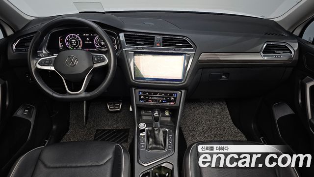 Volkswagen Tiguan Allspace 2.0 TSI Prestige 2022 — фото 7
