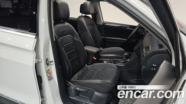 Volkswagen Tiguan Allspace 2.0 TSI Prestige 2022 — фото 10