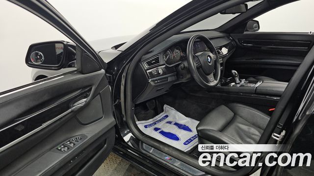 BMW 7 Series (F01) 750Li M Sports 2011 — фото 10