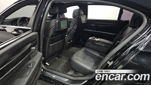BMW 7 Series (F01) 750Li M Sports 2011 — фото 11