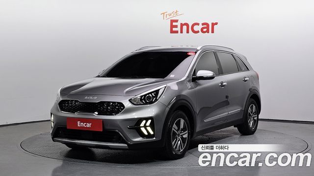 Kia Niro 1.6 HEV Noblesse 2022 — фото 1