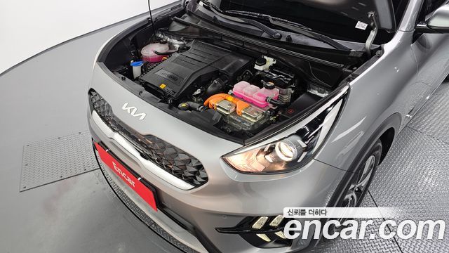 Kia Niro 1.6 HEV Noblesse 2022 — фото 6