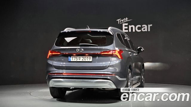 Hyundai Santa Fe Diesel 2.2 2WD Calligraphy 2021 — фото 4