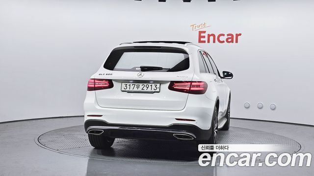 Mercedes-Benz GLC-Class (X253) GLC300 4MATIC AMG Line 2019 — фото 4