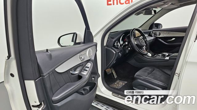 Mercedes-Benz GLC-Class (X253) GLC300 4MATIC AMG Line 2019 — фото 10