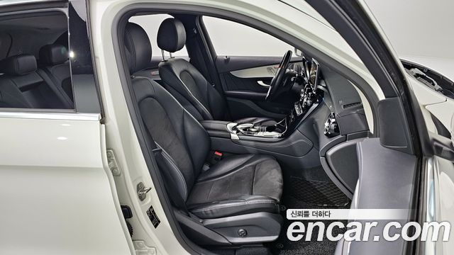 Mercedes-Benz GLC-Class (X253) GLC300 4MATIC AMG Line 2019 — фото 12
