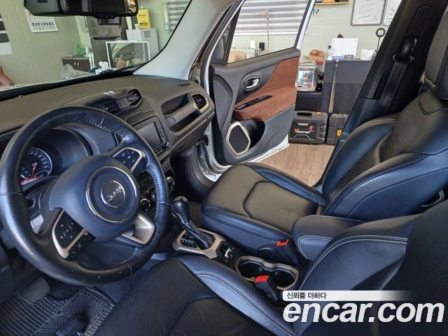 Jeep Renegade 2.0 Diesel Limited AWD 2015 — фото 10