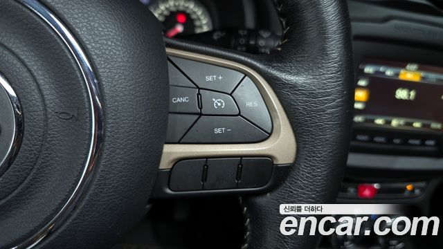 Jeep Renegade 2.0 Diesel Limited AWD 2015 — фото 23