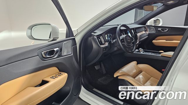 Volvo XC60 (II) B5 Inscription 2021 — фото 15