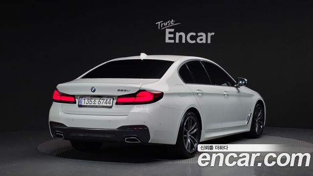 BMW 5 Series (G30) 523d M Sport 2023 — фото 2