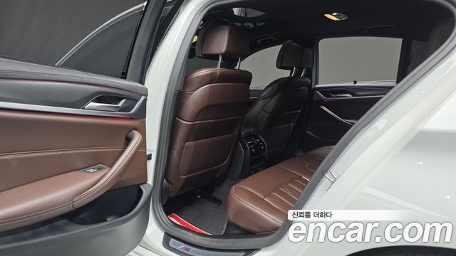BMW 5 Series (G30) 523d M Sport 2023 — фото 17