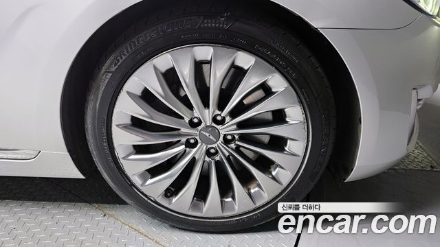 Genesis EQ900 5.0 GDI AWD Prestige 2016 — фото 5