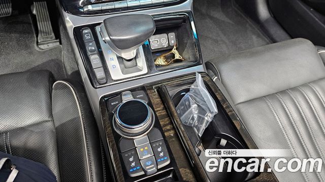 Genesis EQ900 5.0 GDI AWD Prestige 2016 — фото 9