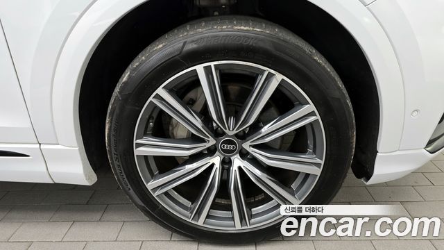 Audi Q8 (4M) 55 TFSI Quattro Premium 2021 — фото 5
