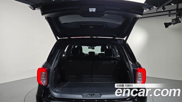 Ford Explorer (VI) 2.3 LimIted 4WD 2020 — фото 24
