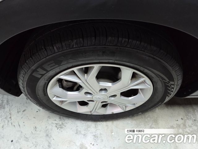KG Mobility (SsangYong) Very New Tivoli Gasoline 1.5 2WD V1 2022 — фото 5