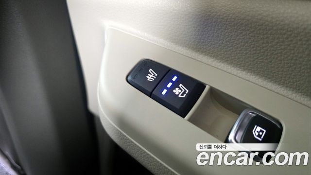 Kia Carnival (IV) HEV 9-Seater Hi-Limousine Signature 2025 — фото 19