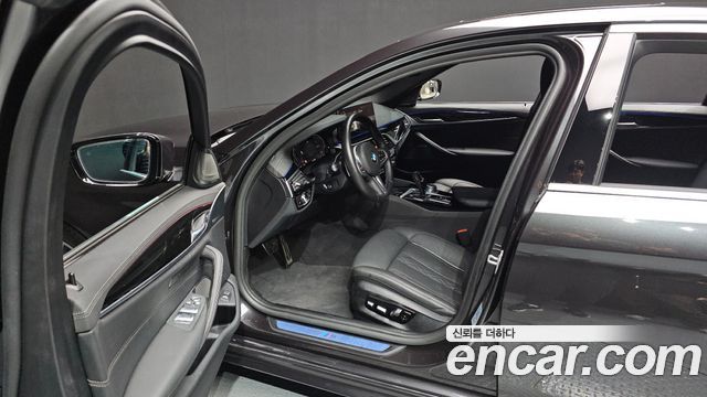 BMW 5 Series (G30) 530i M Sport Package 2021 — фото 10