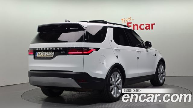 Land Rover Discovery 5 D250 SE 2023 — фото 2