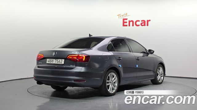 Volkswagen Jetta 2.0 TDI BlueMotion Premium 6th 2015 — фото 2
