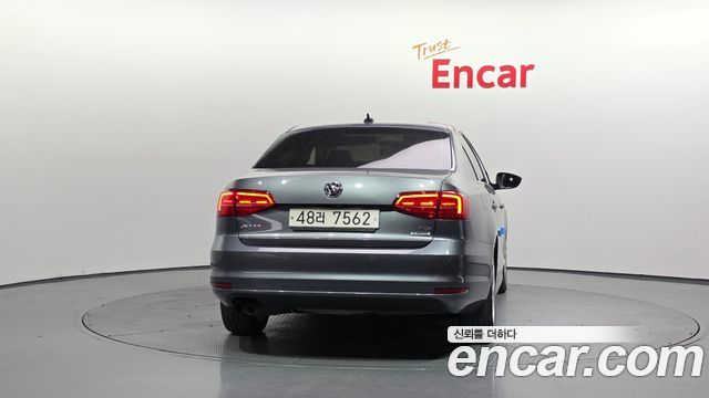 Volkswagen Jetta 2.0 TDI BlueMotion Premium 6th 2015 — фото 4