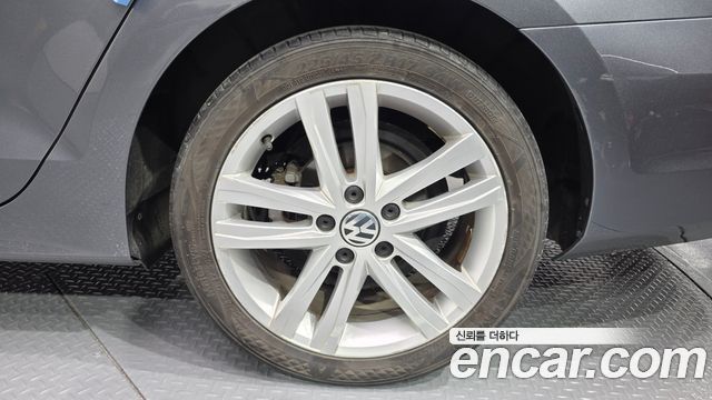 Volkswagen Jetta 2.0 TDI BlueMotion Premium 6th 2015 — фото 5