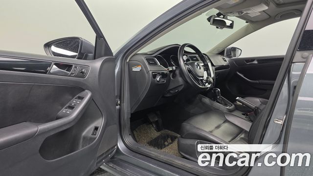 Volkswagen Jetta 2.0 TDI BlueMotion Premium 6th 2015 — фото 12
