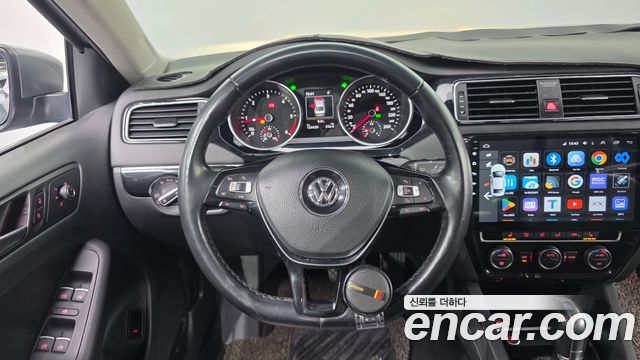 Volkswagen Jetta 2.0 TDI BlueMotion Premium 6th 2015 — фото 14
