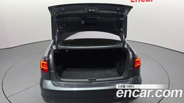 Volkswagen Jetta 2.0 TDI BlueMotion Premium 6th 2015 — фото 20