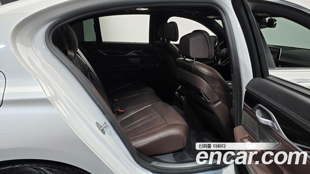 BMW 7 Series (G11) 730d xDrive M Sport 2019 — фото 12