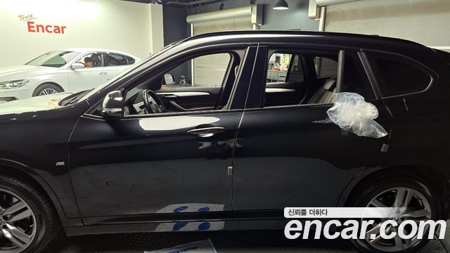 BMW X1 (F48) xDrive 20i M Sport 2021 — фото 11