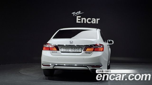 Honda Accord 2.4 9th 2016 — фото 4