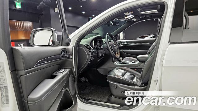 Jeep Grand Cherokee 3.6 Overland WK2 2019 — фото 10