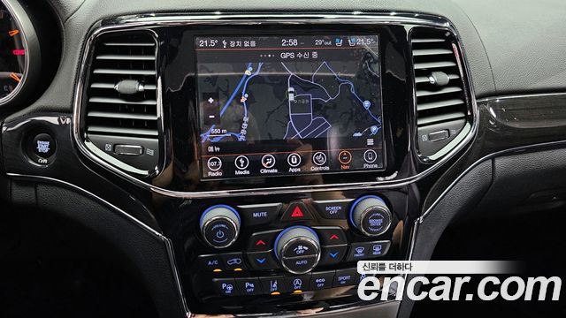 Jeep Grand Cherokee 3.6 Overland WK2 2019 — фото 16