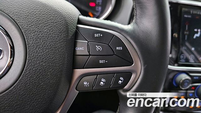 Jeep Grand Cherokee 3.6 Overland WK2 2019 — фото 18