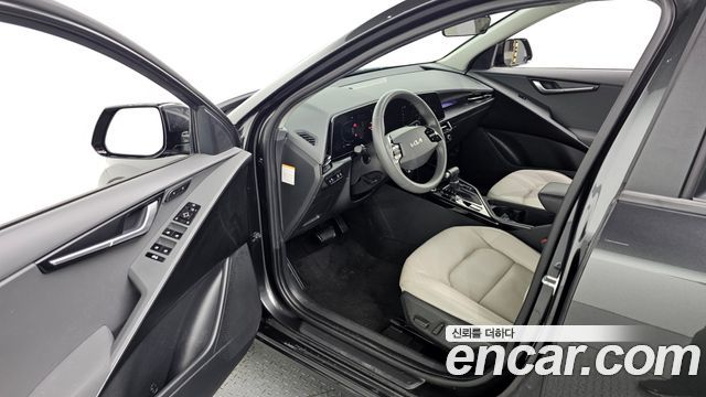 Kia Niro Prestige 2022 — фото 10