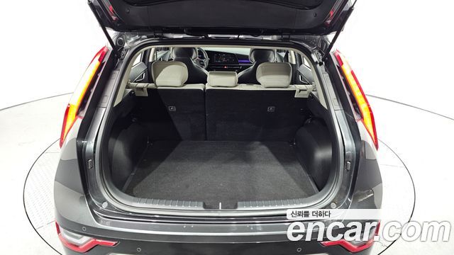 Kia Niro Prestige 2022 — фото 20